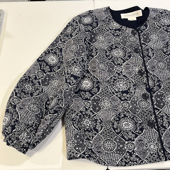 Treasure & Bond - large quilted jacket w/ puff sleeves - Picture 9 of 9